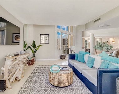4041 Gulf Shore Boulevard N - Photo Thumbnail 13
