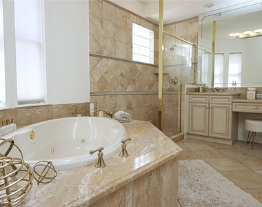 2868 Tiburon Boulevard E - Photo Thumbnail 15