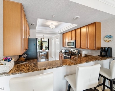 9525 Avellino Way - Photo Thumbnail 4