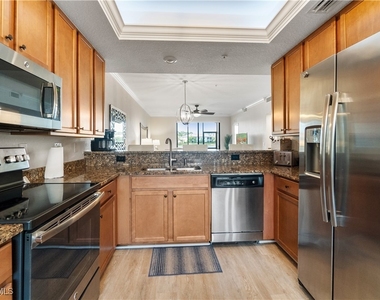 9525 Avellino Way - Photo Thumbnail 9