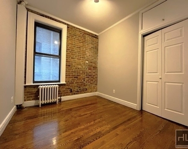 East 18th Street - Photo Thumbnail 9