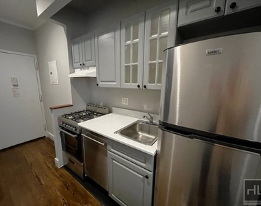East 18th Street - Photo Thumbnail 10