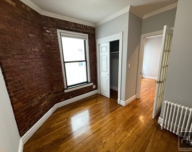 East 13th Street - Photo Thumbnail 9