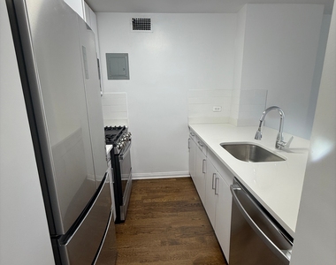 East 89 Street - Photo Thumbnail 1