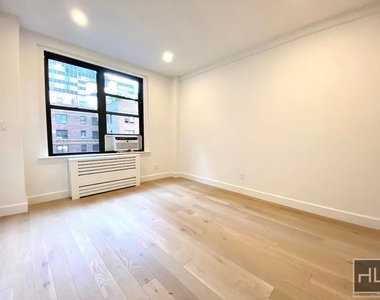 East 48th Street - Photo Thumbnail 14