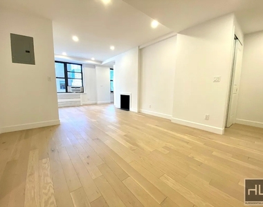 East 48th Street - Photo Thumbnail 2