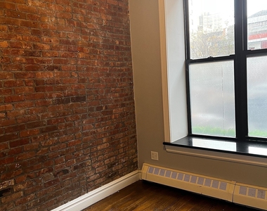 East 28th Street - Photo Thumbnail 12