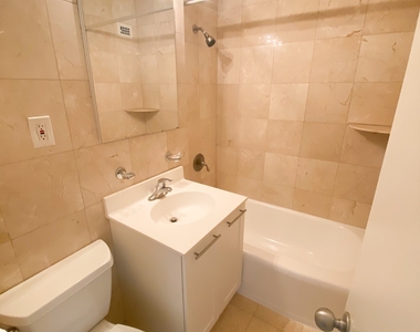 East 79th Street - Photo Thumbnail 6
