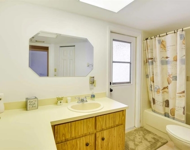 1342 Eagle Street - Photo Thumbnail 24