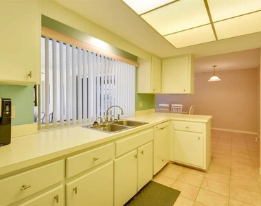 1342 Eagle Street - Photo Thumbnail 7