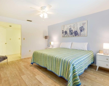 1342 Eagle Street - Photo Thumbnail 9