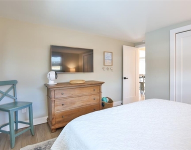 211 Island Circle - Photo Thumbnail 20