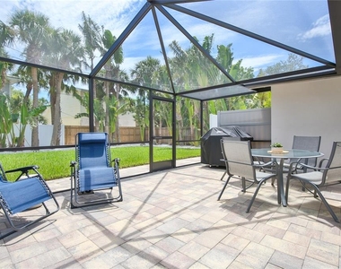 211 Island Circle - Photo Thumbnail 33