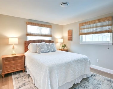 211 Island Circle - Photo Thumbnail 19