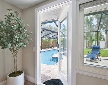 211 Island Circle - Photo Thumbnail 28