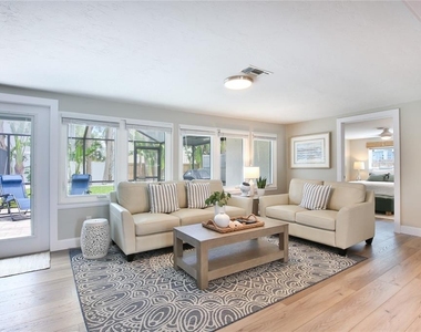 211 Island Circle - Photo Thumbnail 6