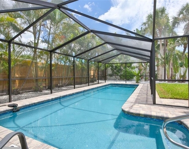 211 Island Circle - Photo Thumbnail 29