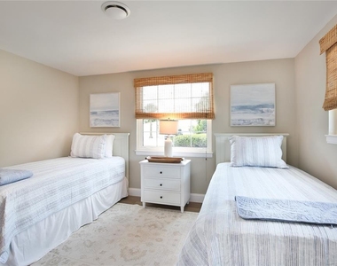 211 Island Circle - Photo Thumbnail 24