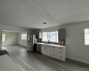 755 Center Street - Photo Thumbnail 4