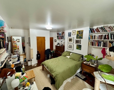 301 East 110th Street - Photo Thumbnail 3