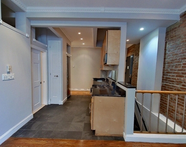 330 East 100th Street - Photo Thumbnail 1