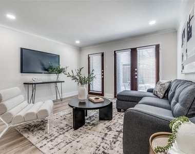10211 Regal Oaks Drive - Photo Thumbnail 5
