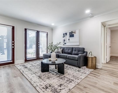 10211 Regal Oaks Drive - Photo Thumbnail 3