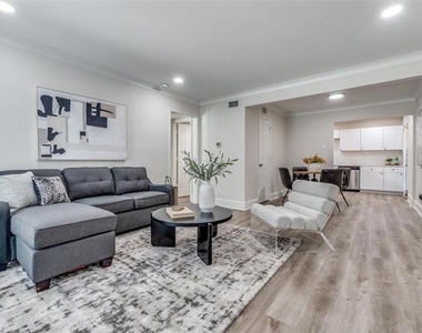 10211 Regal Oaks Drive - Photo Thumbnail 2