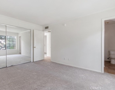 18640 Collins Street - Photo Thumbnail 16