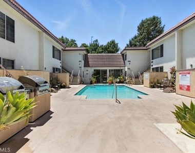 18640 Collins Street - Photo Thumbnail 20