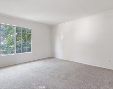 18640 Collins Street - Photo Thumbnail 14