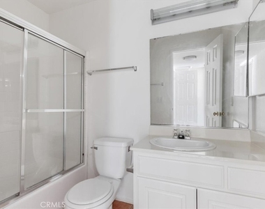 18640 Collins Street - Photo Thumbnail 13