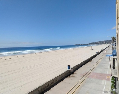 3755 Ocean Front Walk - Photo Thumbnail 15