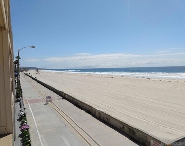 3755 Ocean Front Walk - Photo Thumbnail 17