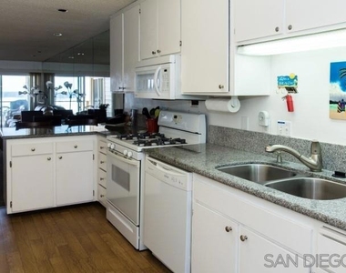 3755 Ocean Front Walk - Photo Thumbnail 11