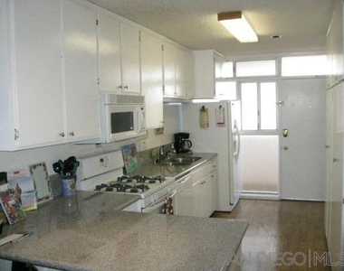 3755 Ocean Front Walk - Photo Thumbnail 9