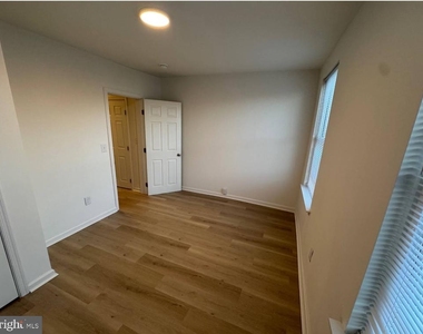 3252 N Hope Street - Photo Thumbnail 4