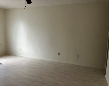 8423 Fathom Cir - Photo Thumbnail 3