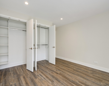227 E Walton Place - Photo Thumbnail 11