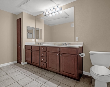 7575 Kirby Drive - Photo Thumbnail 25
