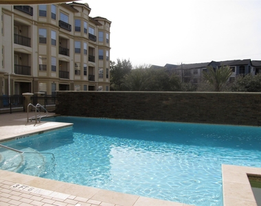 7575 Kirby Drive - Photo Thumbnail 34