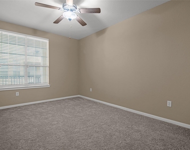 7575 Kirby Drive - Photo Thumbnail 28