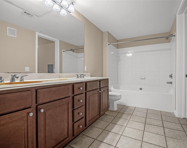 7575 Kirby Drive - Photo Thumbnail 26
