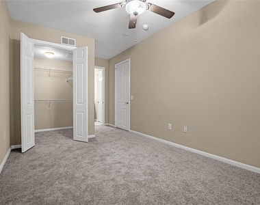 7575 Kirby Drive - Photo Thumbnail 30