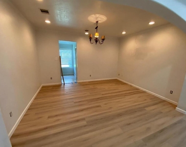 25910 N Lakefair Drive - Photo Thumbnail 17