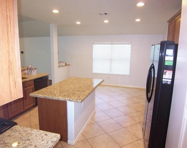 25910 N Lakefair Drive - Photo Thumbnail 7