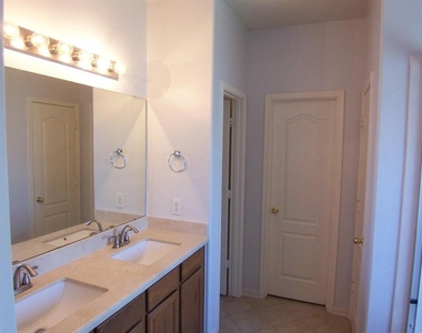25910 N Lakefair Drive - Photo Thumbnail 14
