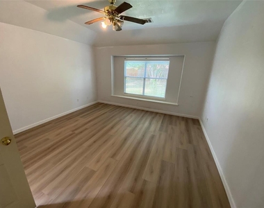 25910 N Lakefair Drive - Photo Thumbnail 18