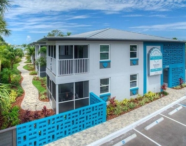1846 Shore Drive S - Photo Thumbnail 16