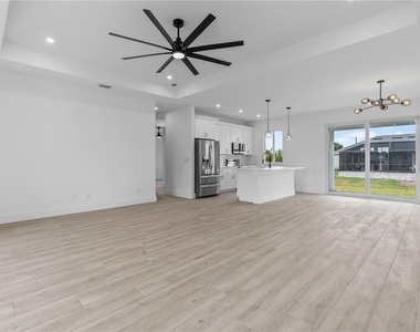 13438 Mcintosh Avenue - Photo Thumbnail 1